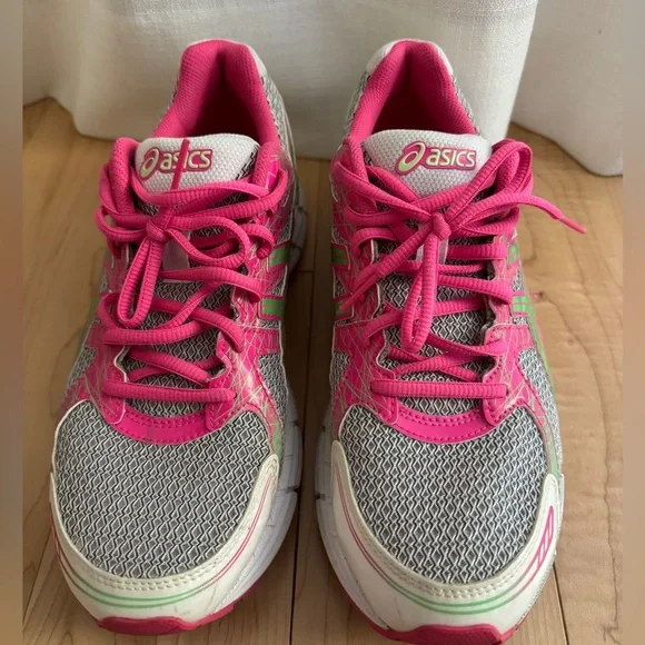 Running shoes - Picture 1 of 7